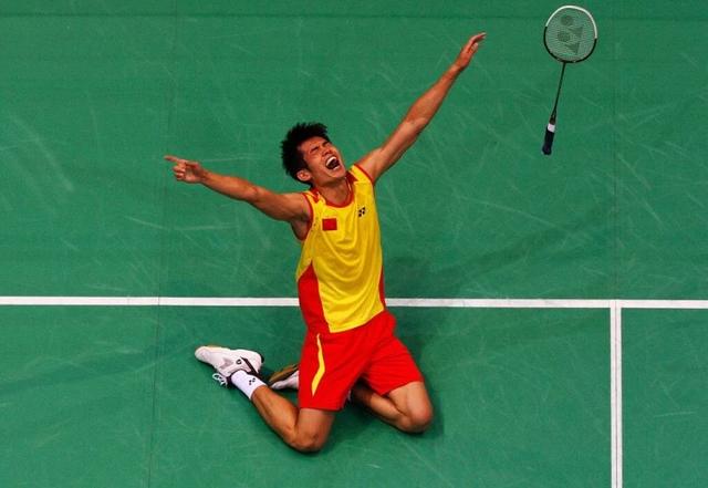 而更像是被 而更像是被