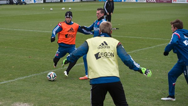 在当晚举行 在当晚举行