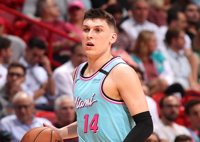 里沙利松背 里沙利松背